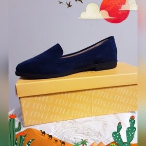 NIB MUSSHOE WOMEN'S NAVY BLUE SUEDE LOAFER SIZE 8M